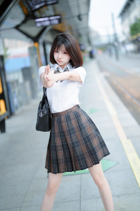 #JK  城轨站台太适合日系了#JK  城轨站台太适合日系了